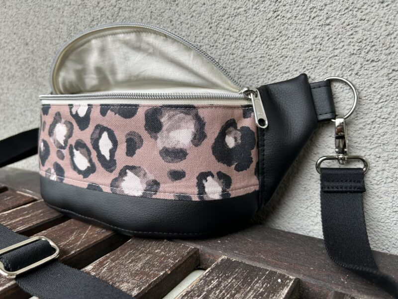 Crossbody Bag - Leo braun/schwarz mit kleinem Portemonnaie – Bild 5