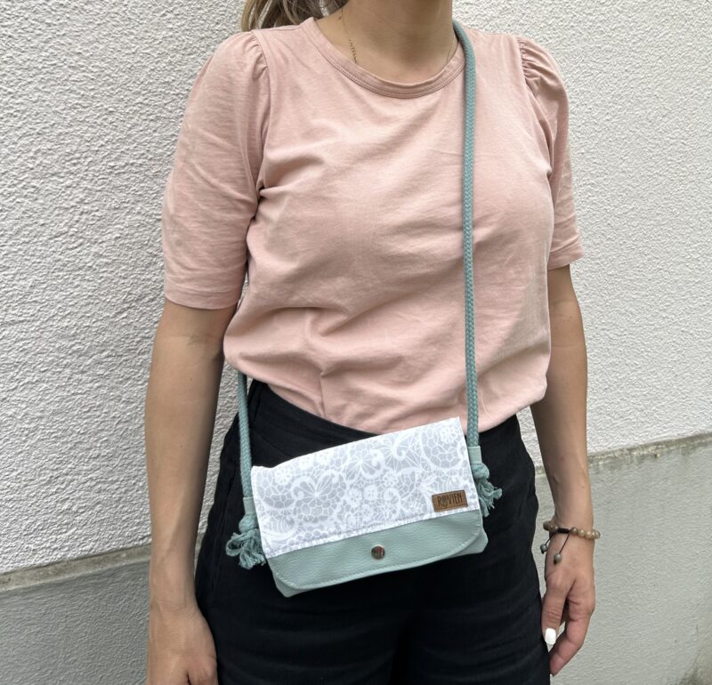 kleine Umhängetasche - Floral grau/salbei – Bild 3